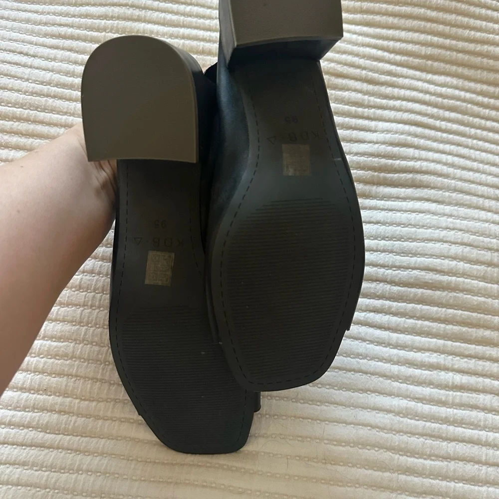 Kelsi Dagger Black Open-Toe with block heels - Picture 4 of 5